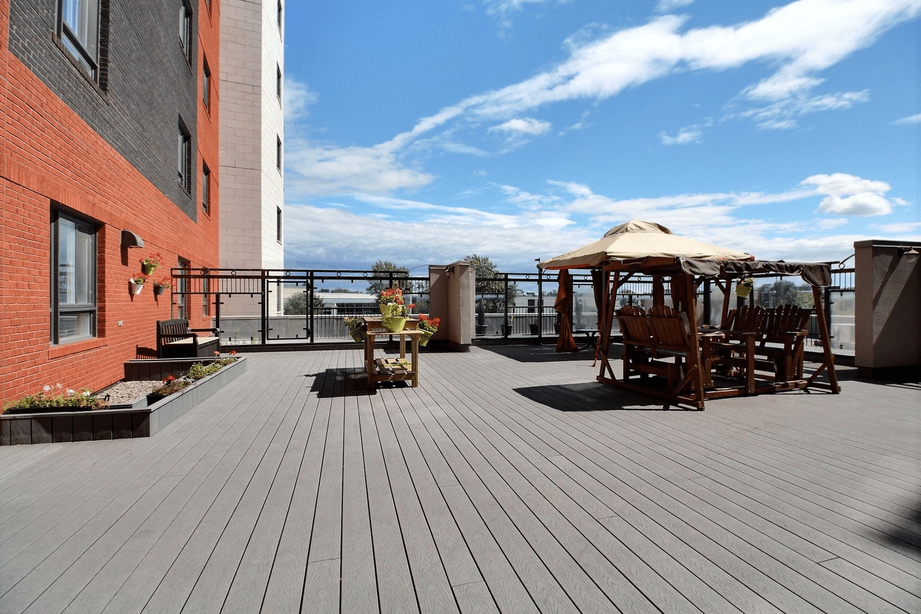 Résidence Bellagio Longueuil terrasses pour les résidents
