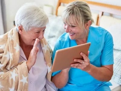 Programme de soins de la mémoire avec nos infirmières dévouées pour les aînés à Joliette